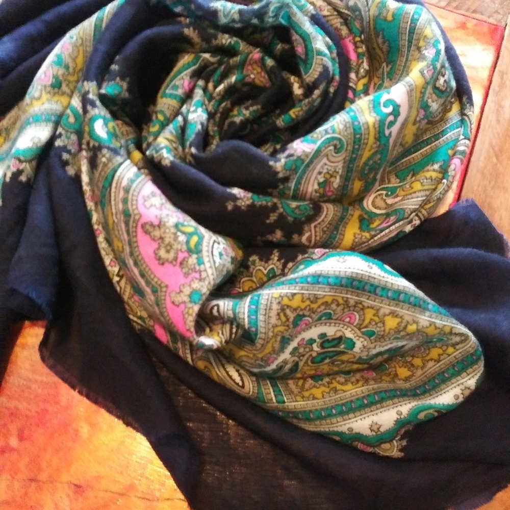 Scarf - Picture 4 of 4
